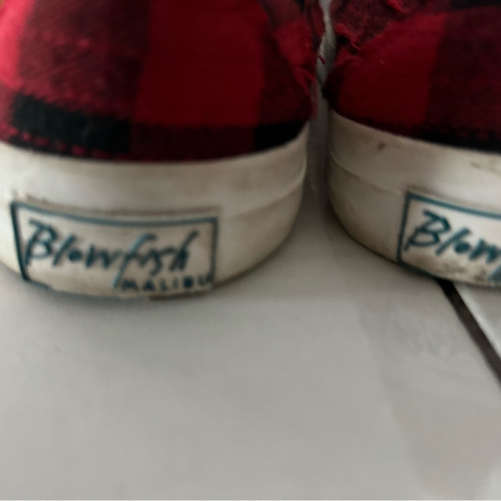 Blowfish slip on sneakers. No lace style. Slightly worn. 2 to 3 times. Size 9 - Picture 4 of 4